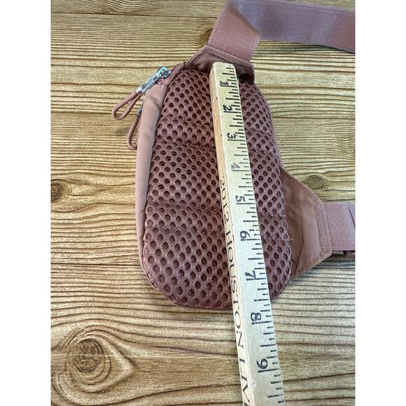 Nike Sportswear Essentials Crossbody Bag Mineral Clay Color BTS Travel Gift - Picture 3 of 13